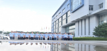 軍訓(xùn)，將我們擰成一股繩